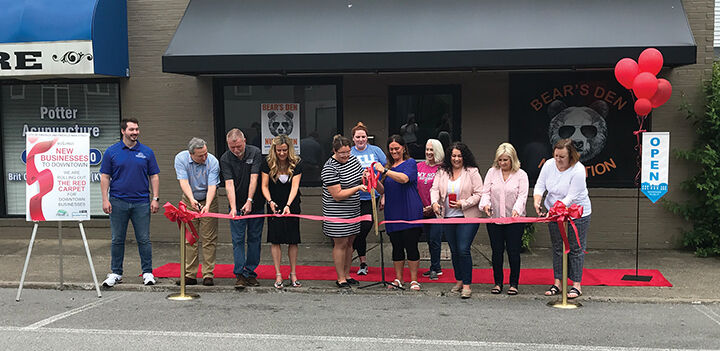 Bear’s Den holds ribbon-cutting ceremony